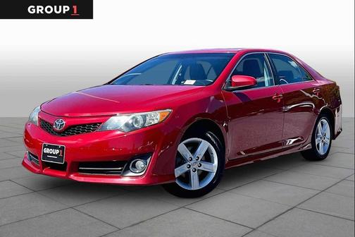 Barcelona Red Metallic 2013 Toyota Camry SE