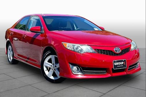 Barcelona Red Metallic 2013 Toyota Camry SE