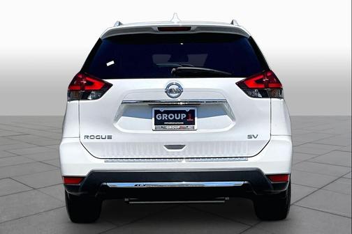 Pearl White 2018 Nissan Rogue SV