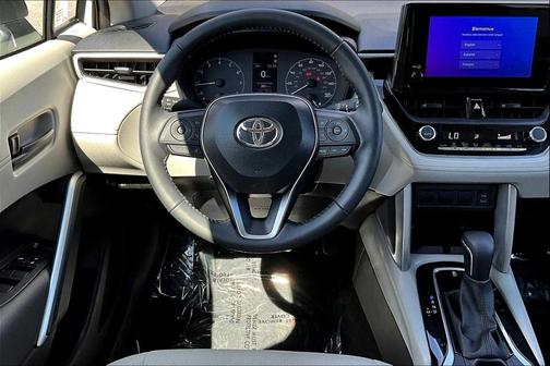 2025 Toyota Corolla Cross LE