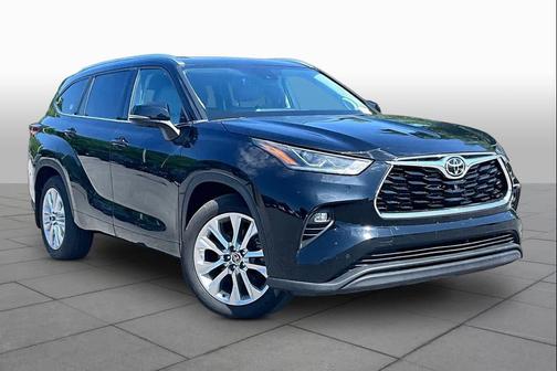 Midnight Black Metallic 2022 Toyota Highlander Limited