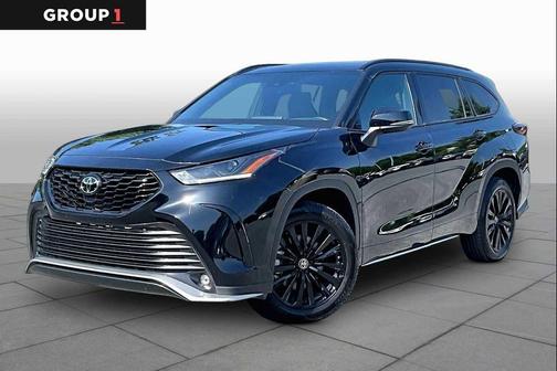 Midnight Black Metallic 2025 Toyota Highlander XSE