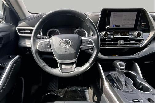 Wind Chill Pearl 2023 Toyota Highlander XLE