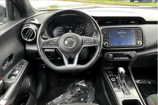 2021 Nissan Kicks SR