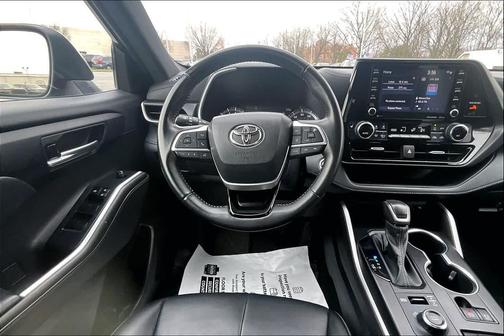 2022 Toyota Highlander XSE