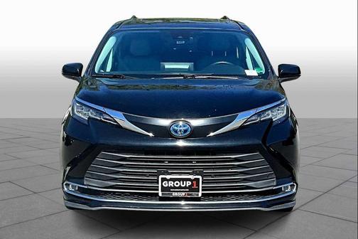 2023 Toyota Sienna XLE