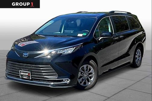 2023 Toyota Sienna XLE