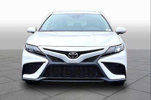 Ice Cap 2024 Toyota Camry SE