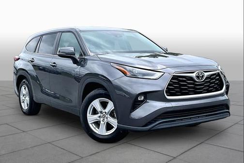 Magnetic Gray Metallic 2023 Toyota Highlander LE