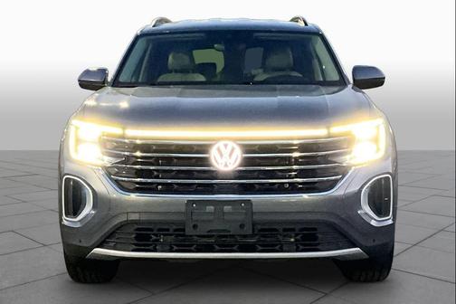 Platinum Gray Metallic 2025 Volkswagen Atlas 2.0T SE w/Technology 4MOTION