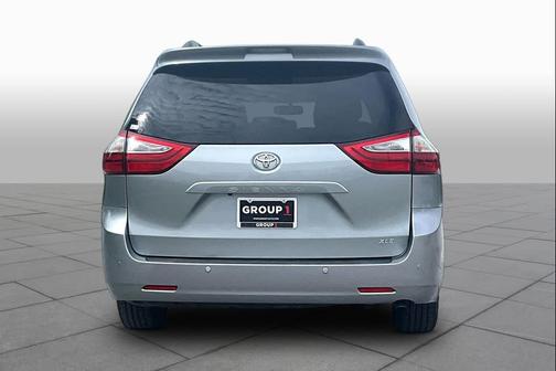 Silver Sky Metallic 2017 Toyota Sienna XLE