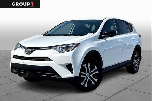 Super White 2018 Toyota RAV4 LE