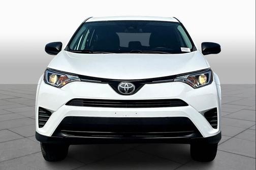 Super White 2018 Toyota RAV4 LE