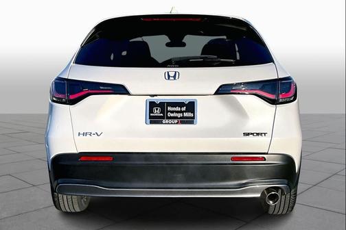 Platinum White Pearl 2023 Honda HR-V AWD Sport
