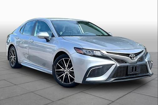 Celestial Silver Metallic 2024 Toyota Camry SE