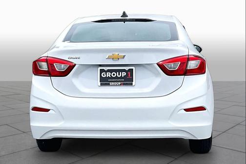 Summit White 2018 Chevrolet Cruze LS