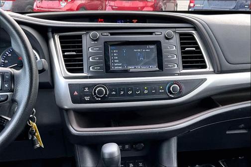 2017 Toyota Highlander LE