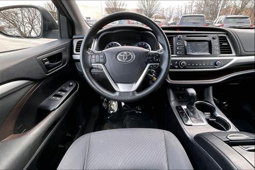 2017 Toyota Highlander LE