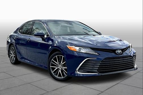 2023 Toyota Camry Hybrid XLE