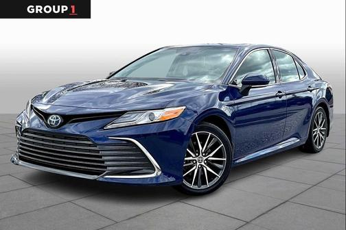 2023 Toyota Camry Hybrid XLE