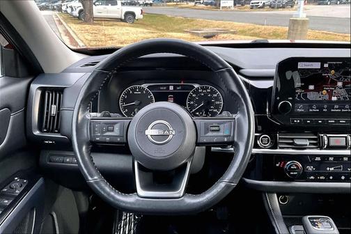 2023 Nissan Pathfinder SL 4WD