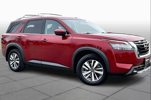2023 Nissan Pathfinder SL 4WD