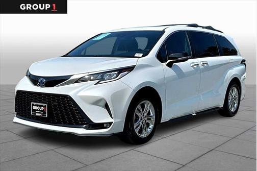 2023 Toyota Sienna XSE 7 Passenger