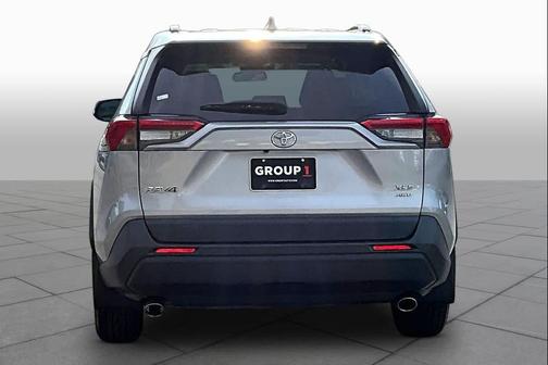 Silver Sky Metallic 2019 Toyota RAV4 XLE