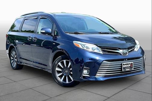 Parisian Night Pearl 2019 Toyota Sienna Limited Premium
