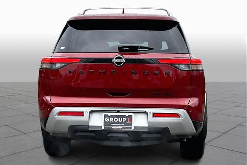 2022 Nissan Pathfinder SL 4WD