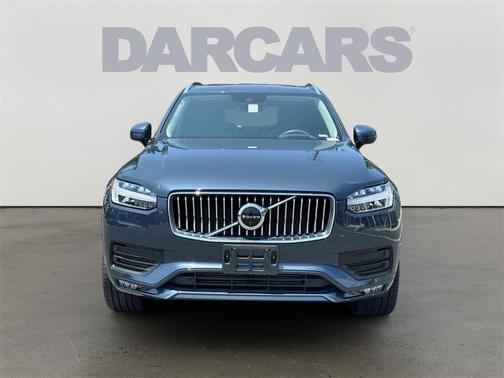 2022 Volvo XC90 T6 Momentum 7 Passenger