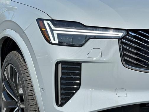 2025 Volvo XC90 Plug-In Hybrid T8 Ultra 7-Seater