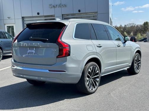 2025 Volvo XC90 Plug-In Hybrid T8 Ultra 7-Seater