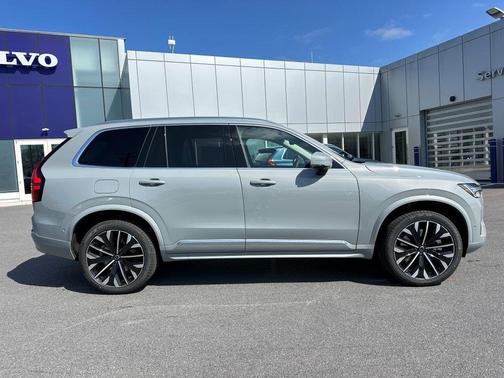 2025 Volvo XC90 Plug-In Hybrid T8 Ultra 7-Seater