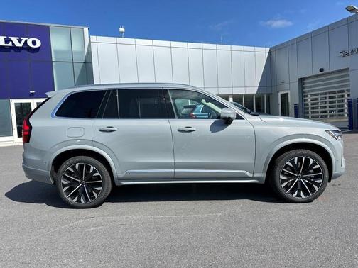 2025 Volvo XC90 Plug-In Hybrid T8 Ultra 7-Seater
