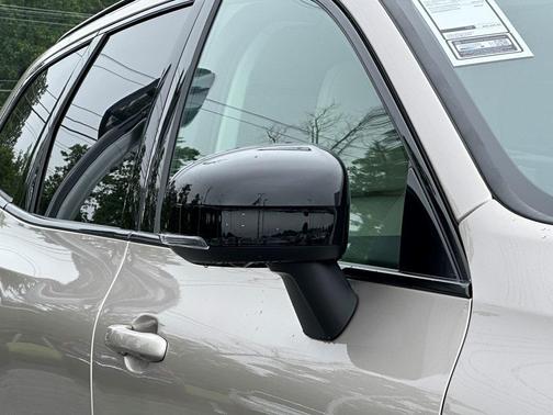 2025 Volvo XC60 Plug-In Hybrid T8 Plus