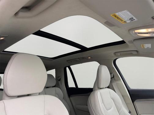 2025 Volvo XC90 Plug-In Hybrid T8 Ultra 6-Seater