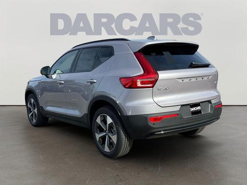 2026 Volvo XC40 B5 Plus