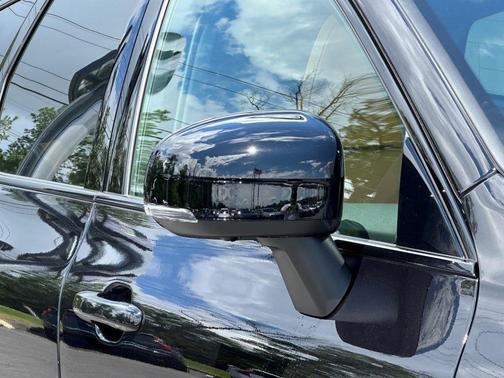 2025 Volvo XC60 Plug-In Hybrid T8 Ultra