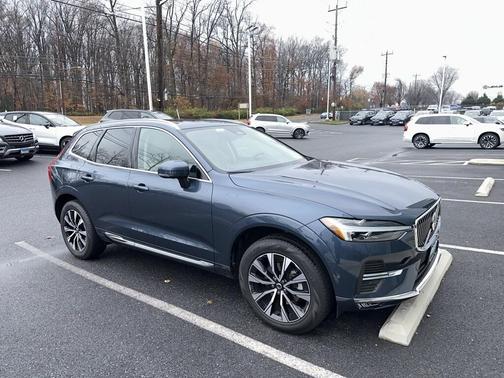 2023 Volvo XC60 B5 Plus Bright Theme