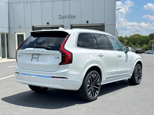 2025 Volvo XC90 B6 Plus 7-Seater