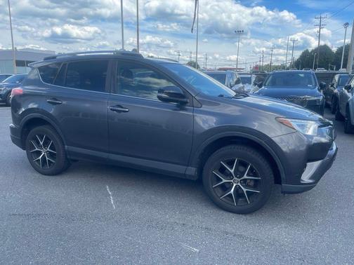 Magnetic Gray Metallic 2017 Toyota RAV4 SE