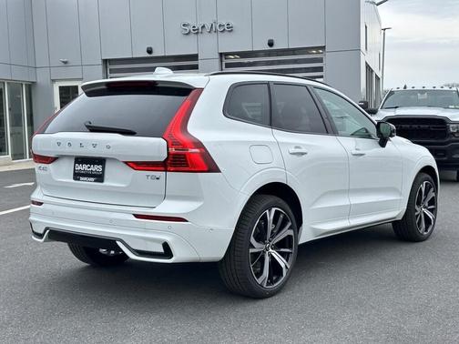 2025 Volvo XC60 Plug-In Hybrid T8 Ultra