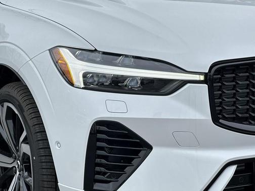 2025 Volvo XC60 Plug-In Hybrid T8 Ultra