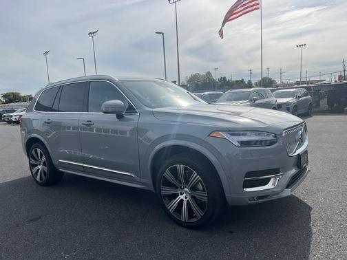 2025 Volvo XC90 B6 Plus 7-Seater