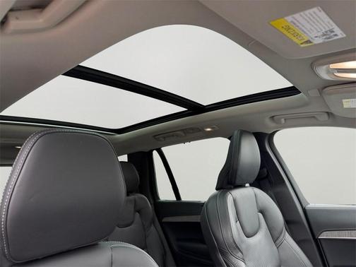 2024 Volvo XC90 B6 Ultimate Bright Theme 7-Seater