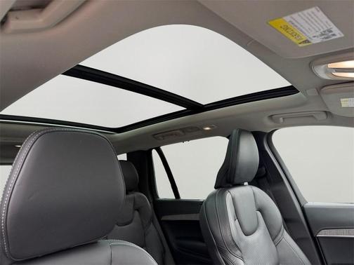 2024 Volvo XC90 B6 Ultimate Bright Theme 7-Seater