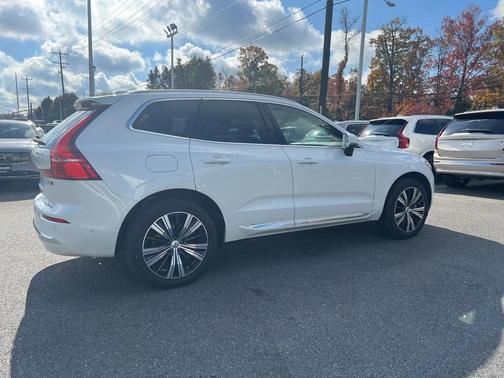2023 Volvo XC60 B5 Plus Bright Theme