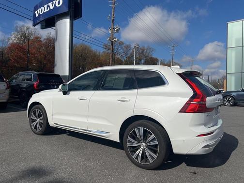 2023 Volvo XC60 B5 Plus Bright Theme