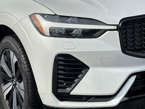2025 Volvo XC60 Plug-In Hybrid T8 Core